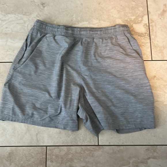 Lululemon Pacebreaker Short Grey - Picture 3 of 3